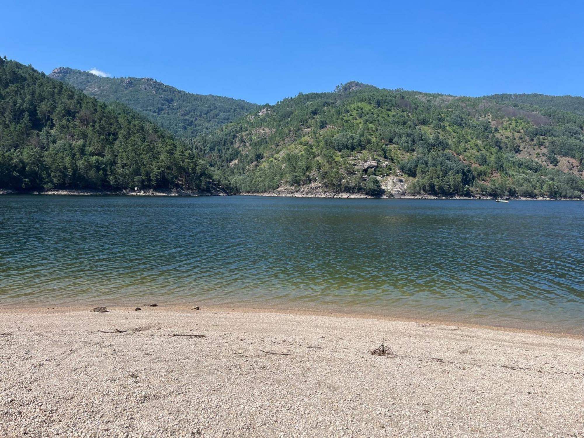 Апартаменты Casa De Casarelhos - Vistas Rio, Campo E Montanha - Lareira Герес Экстерьер фото